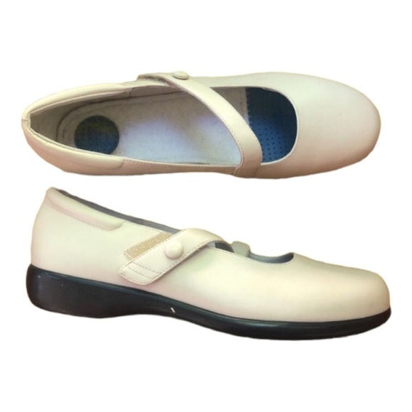 - Women’s Flat shoes Beautiful Vintage Size 9 M - Picture 2 of 7